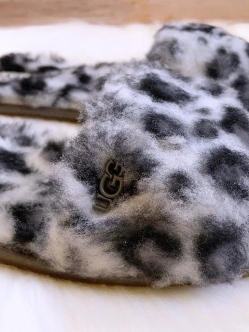 UGG Women’s Fluff Slide II Leopard Sheepskin Slippers